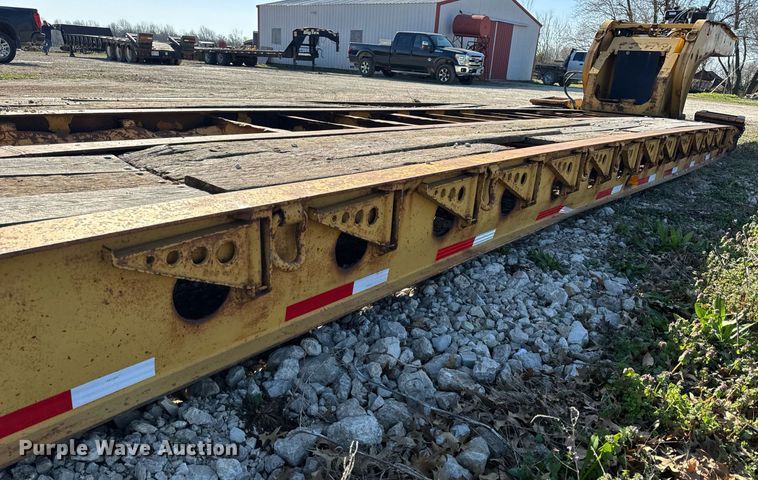 image for item ZA0411 2006 Etnyre BlackHawk Q29370 lowboy equipment trailer