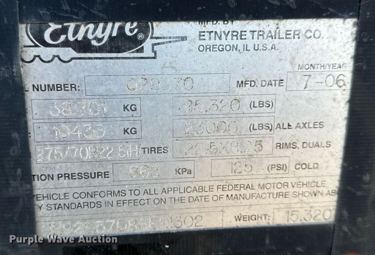 image for item ZA0411 2006 Etnyre BlackHawk Q29370 lowboy equipment trailer