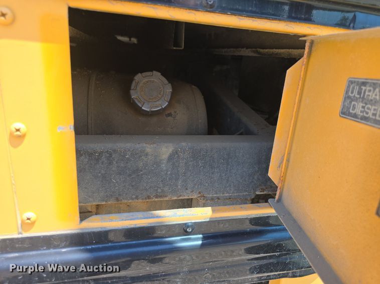 image for item DM1611 2011 IC PB10500 school bus