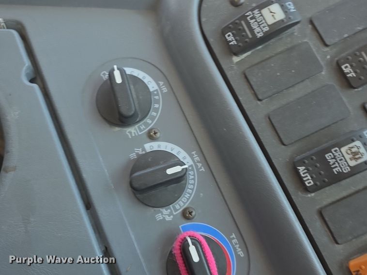 image for item DM1611 2011 IC PB10500 school bus