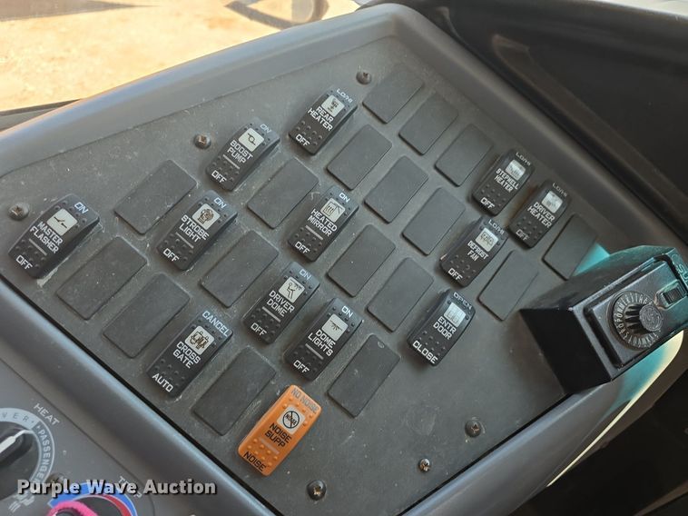 image for item DM1611 2011 IC PB10500 school bus