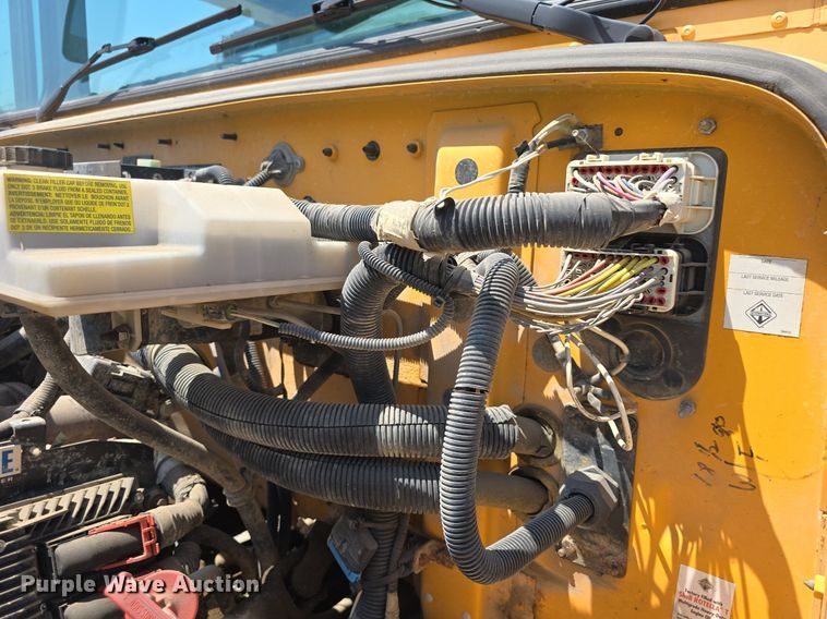 image for item DM1611 2011 IC PB10500 school bus