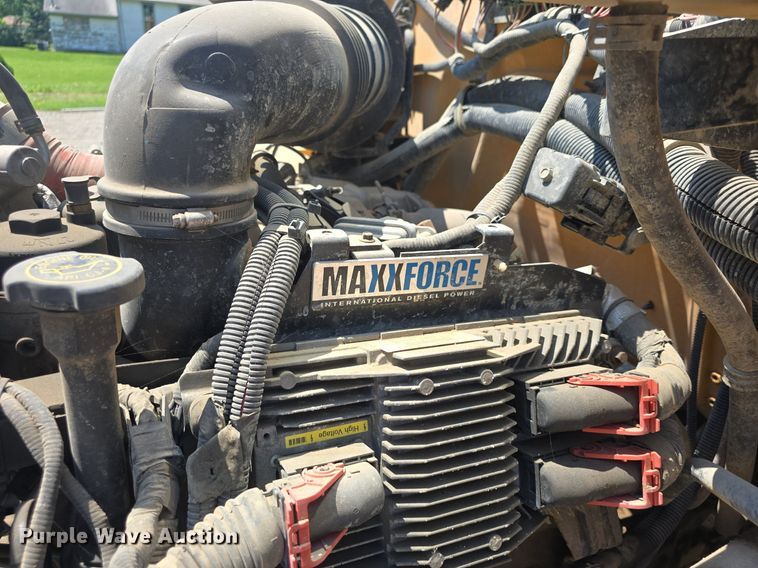 image for item DM1611 2011 IC PB10500 school bus