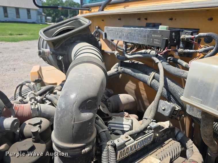 image for item DM1611 2011 IC PB10500 school bus