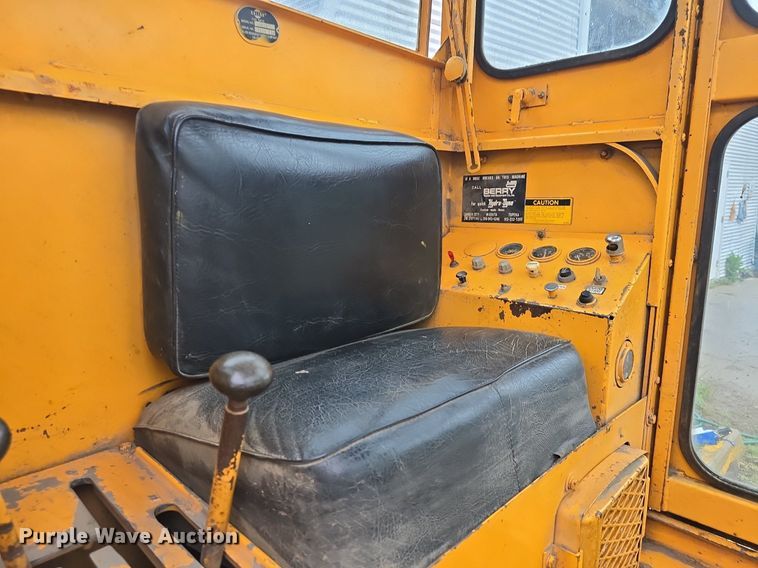 image for item DM1641 1978 Galion 503 Series L rigid frame motor grader