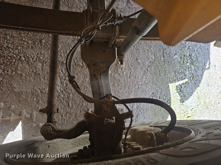 image for item DM1642 2012 IC PB10500  school bus