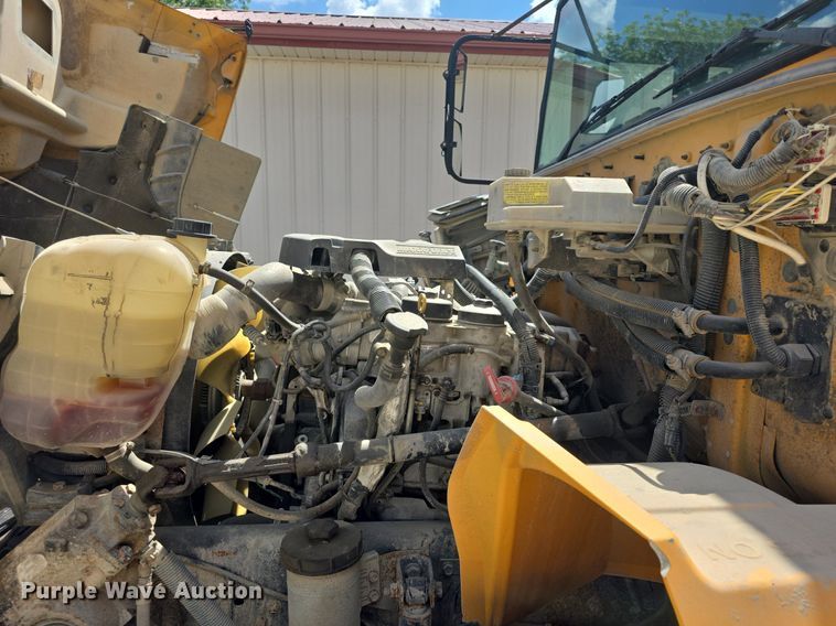 image for item DM1642 2012 IC PB10500  school bus