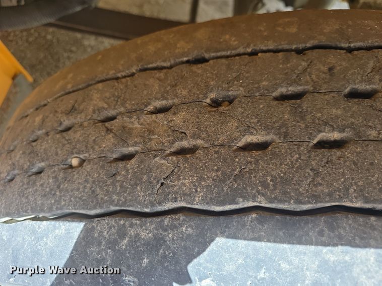 image for item DM1642 2012 IC PB10500  school bus