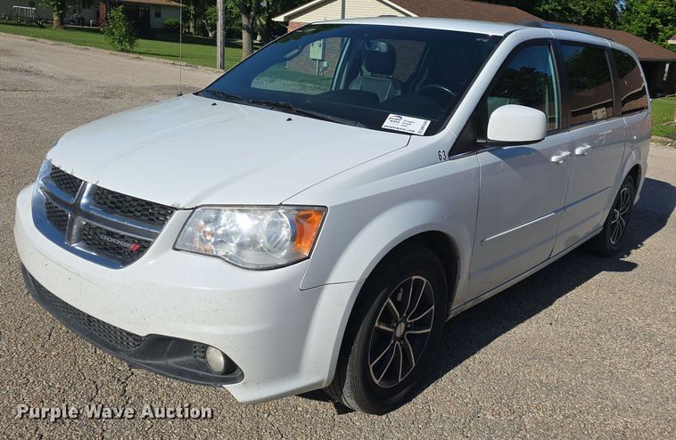 image for item DM1643 2017 Dodge  Grand Caravan SXT van