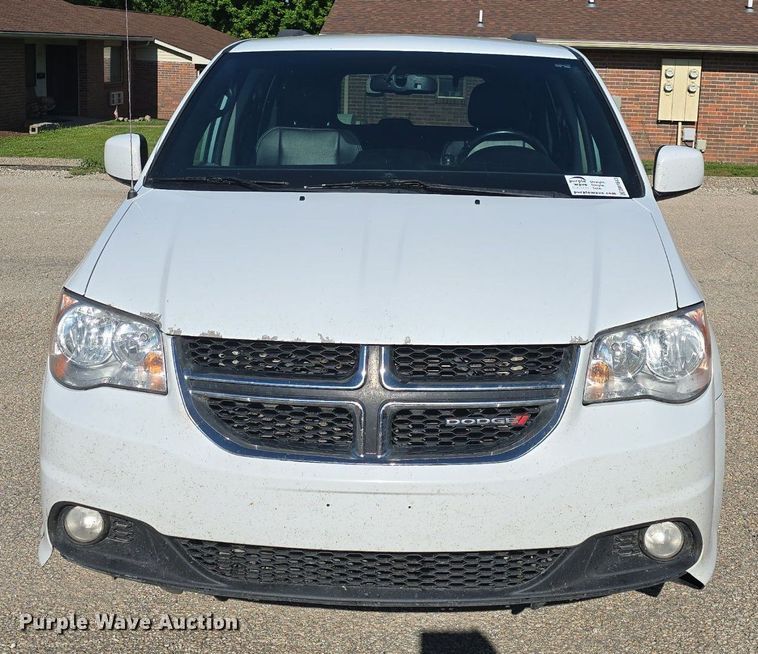 image for item DM1643 2017 Dodge  Grand Caravan SXT van