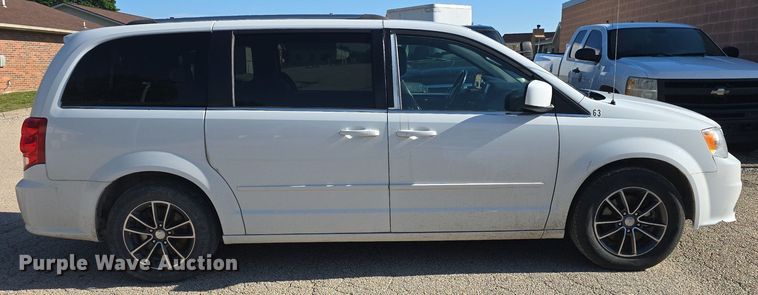 image for item DM1643 2017 Dodge  Grand Caravan SXT van