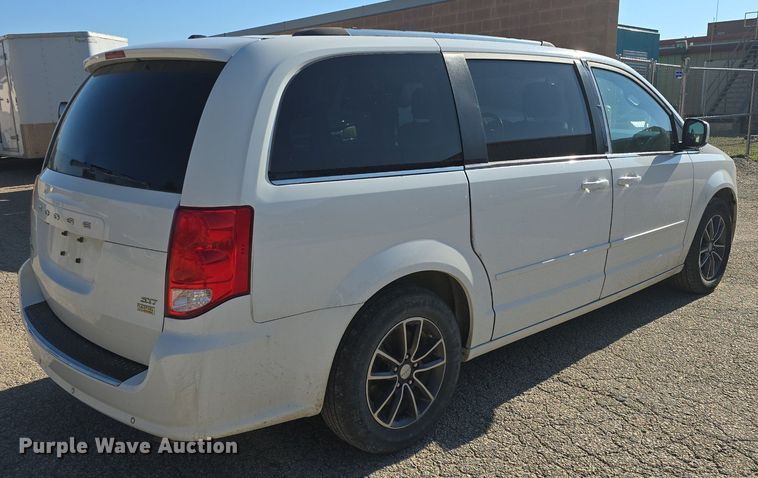 image for item DM1643 2017 Dodge  Grand Caravan SXT van