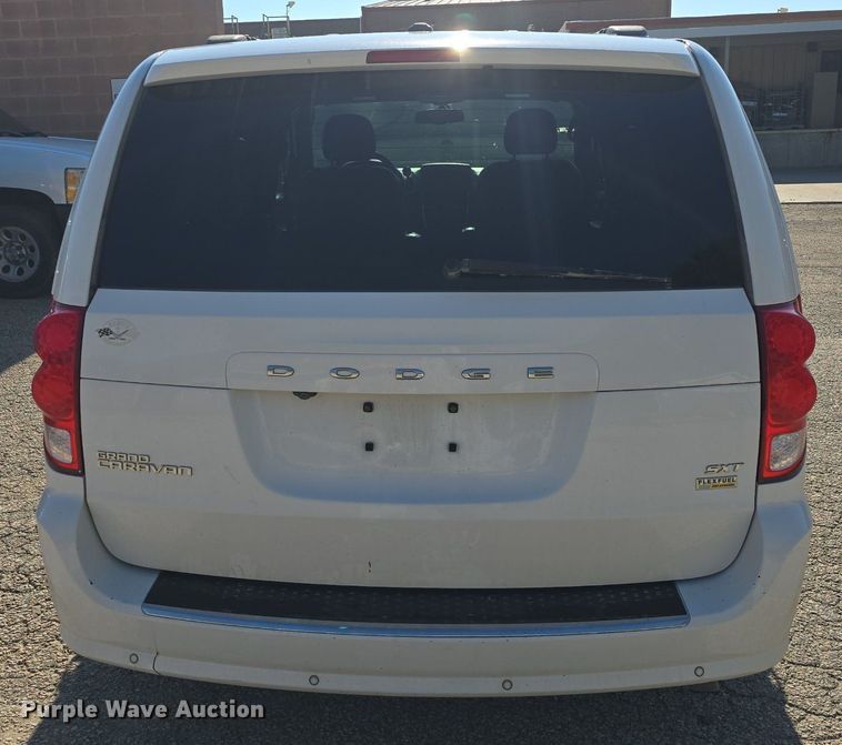 image for item DM1643 2017 Dodge  Grand Caravan SXT van