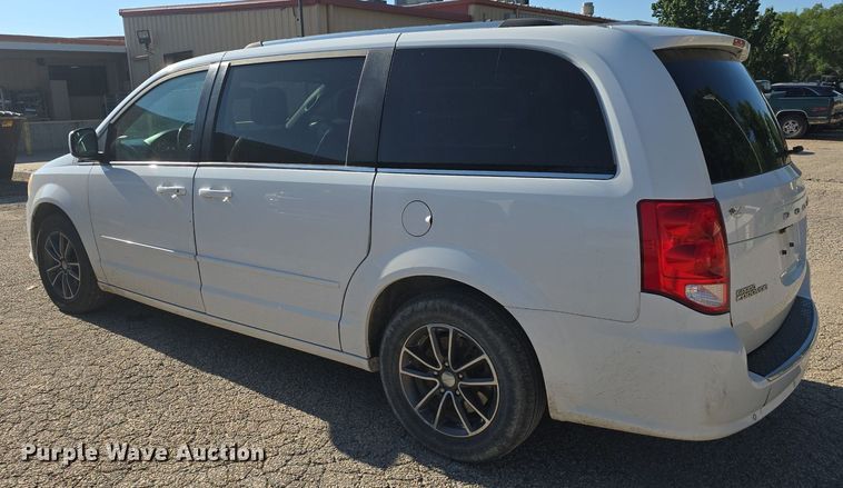 image for item DM1643 2017 Dodge  Grand Caravan SXT van