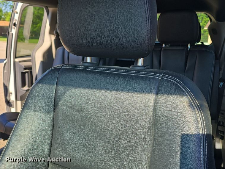 image for item DM1643 2017 Dodge  Grand Caravan SXT van