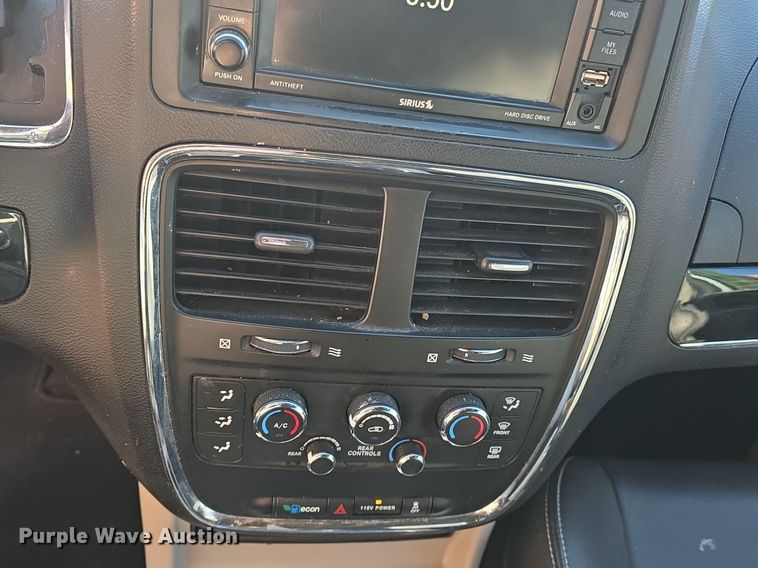 image for item DM1643 2017 Dodge  Grand Caravan SXT van