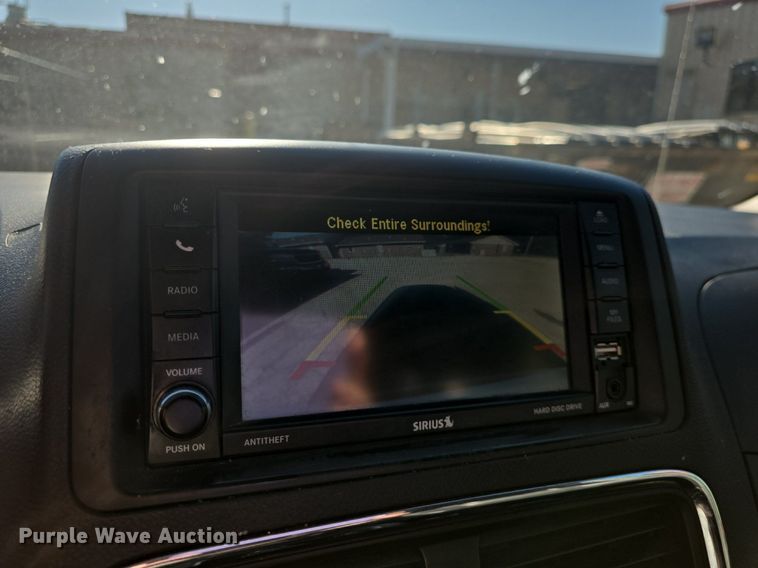 image for item DM1643 2017 Dodge  Grand Caravan SXT van