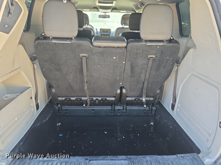 image for item DM1643 2017 Dodge  Grand Caravan SXT van