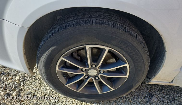 image for item DM1643 2017 Dodge  Grand Caravan SXT van