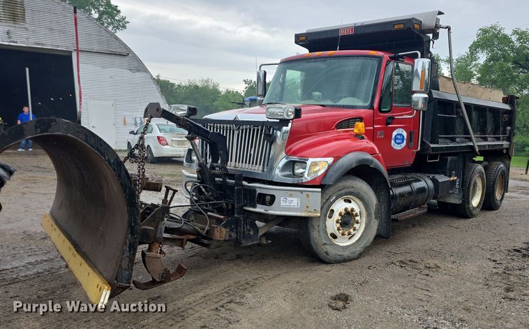 image for item DM1644 2006 International 7400 dump truck
