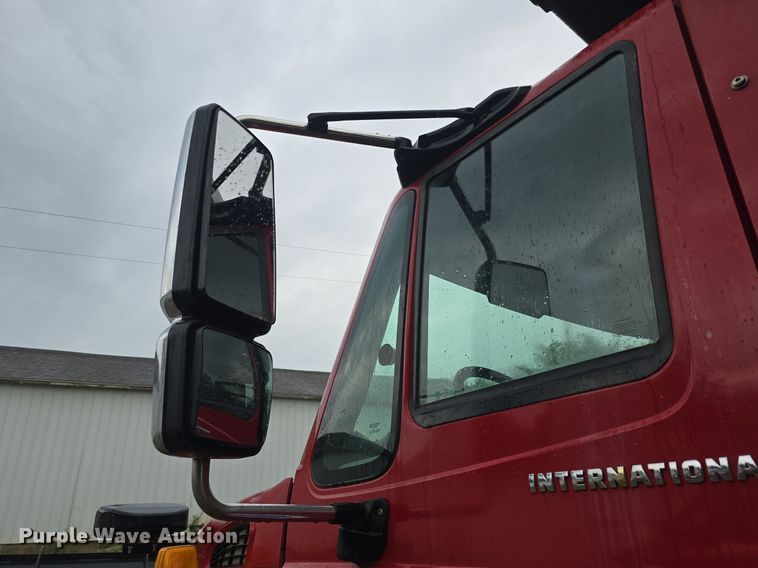 image for item DM1644 2006 International 7400 dump truck