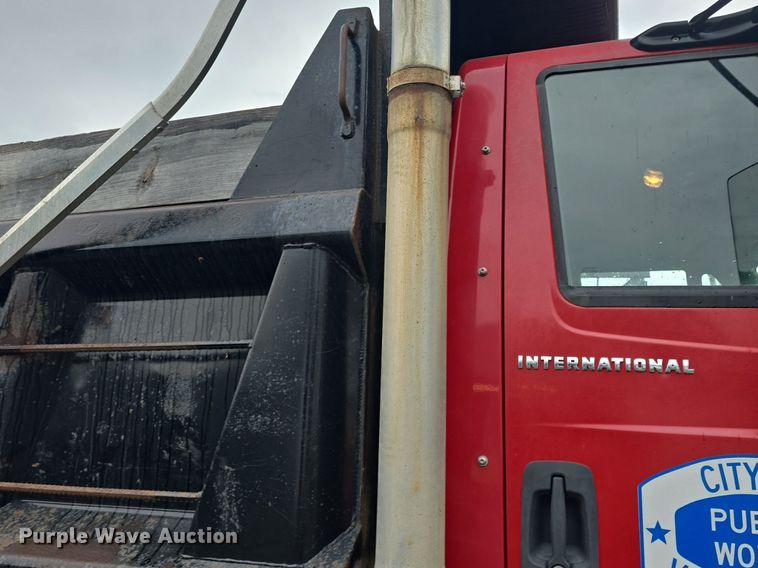 image for item DM1644 2006 International 7400 dump truck