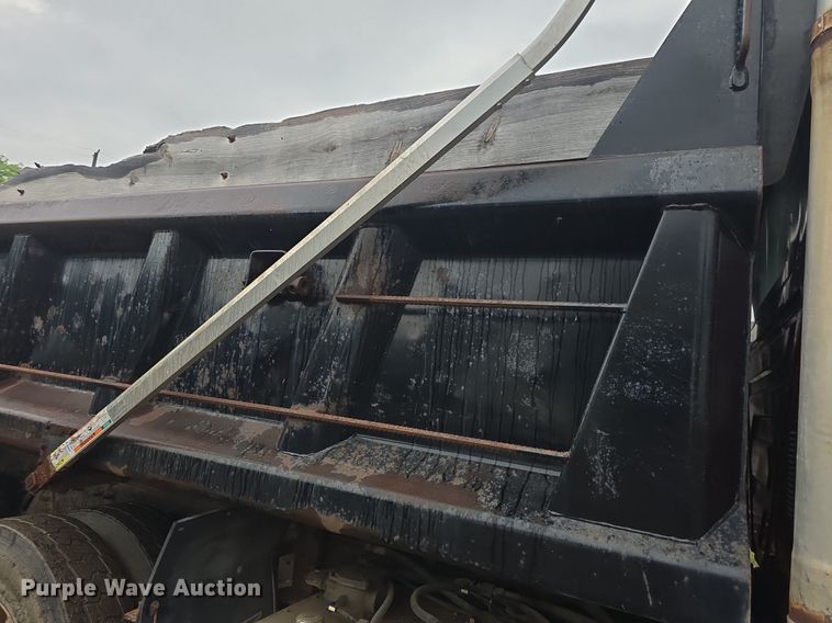 image for item DM1644 2006 International 7400 dump truck