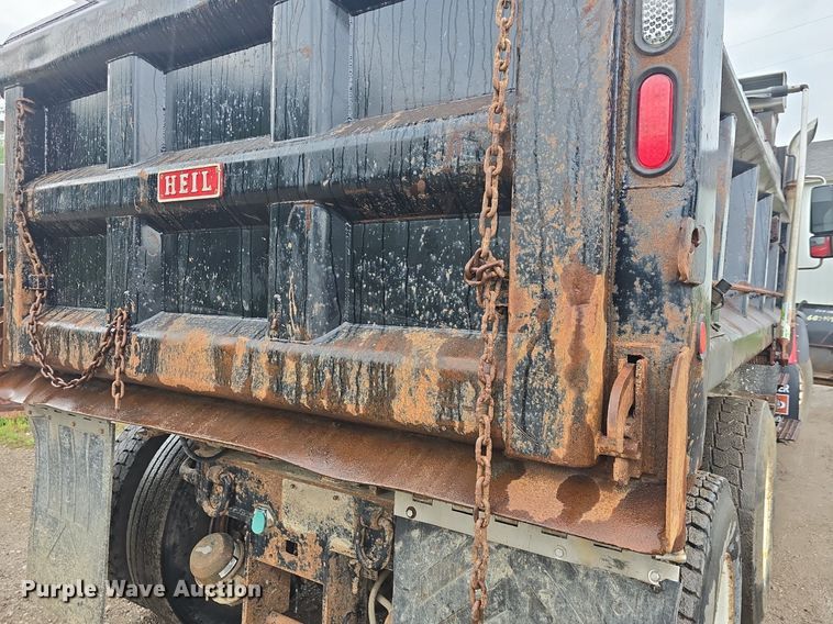 image for item DM1644 2006 International 7400 dump truck