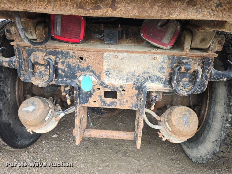 image for item DM1644 2006 International 7400 dump truck