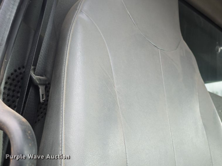 image for item DM1644 2006 International 7400 dump truck