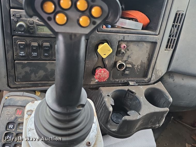 image for item DM1644 2006 International 7400 dump truck