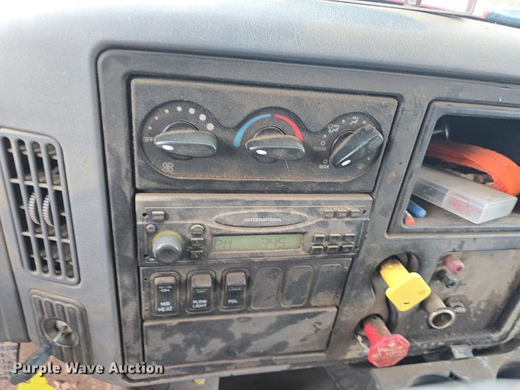 image for item DM1644 2006 International 7400 dump truck