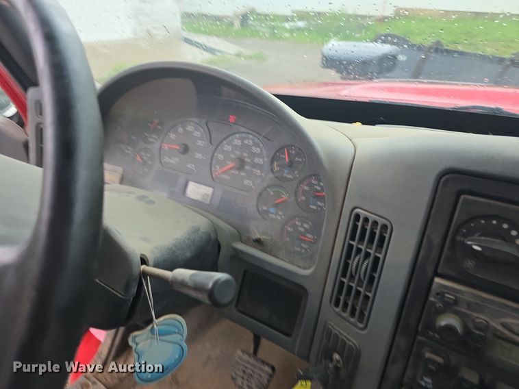 image for item DM1644 2006 International 7400 dump truck