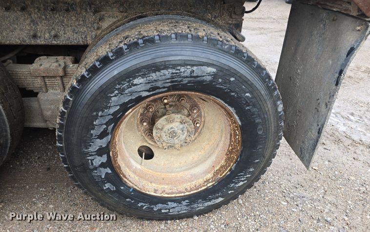 image for item DM1644 2006 International 7400 dump truck