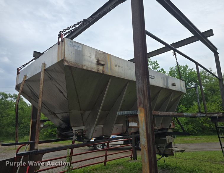 image for item DM1644 2006 International 7400 dump truck