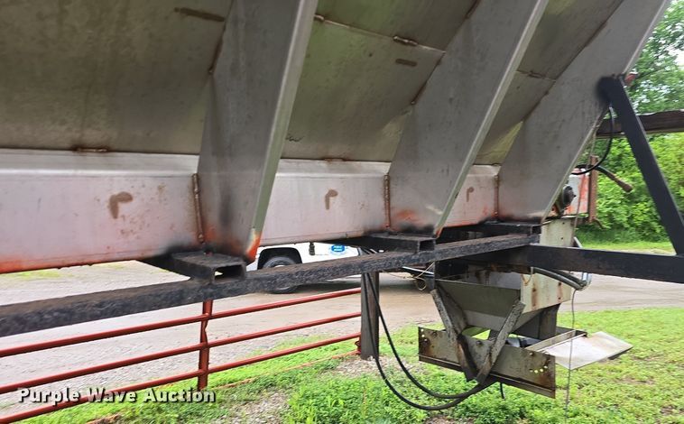 image for item DM1644 2006 International 7400 dump truck