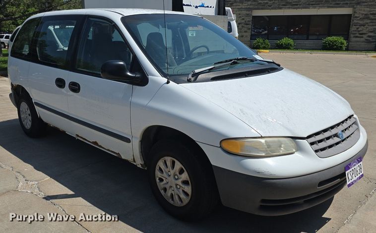 image for item DM1647 1999 Plymouth  Voyager van