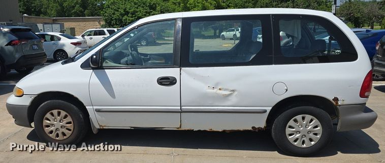 image for item DM1647 1999 Plymouth  Voyager van
