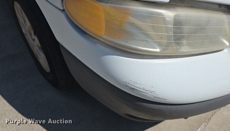 image for item DM1647 1999 Plymouth  Voyager van