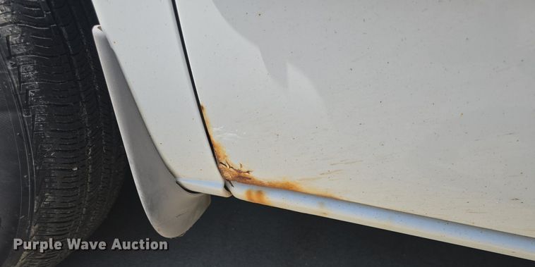 image for item DM1647 1999 Plymouth  Voyager van