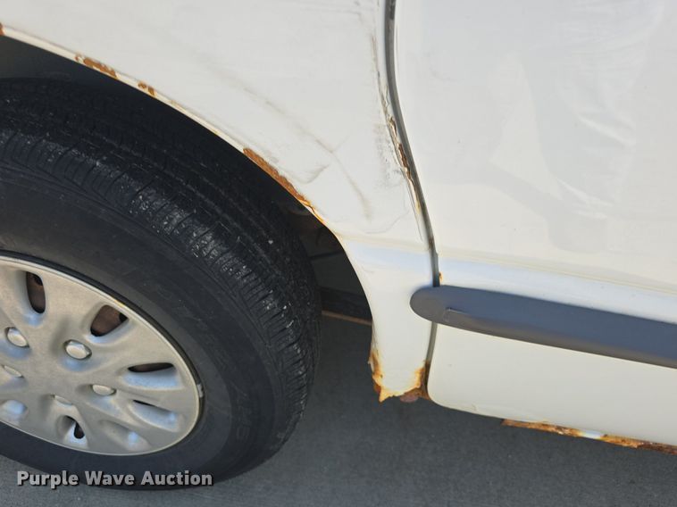 image for item DM1647 1999 Plymouth  Voyager van