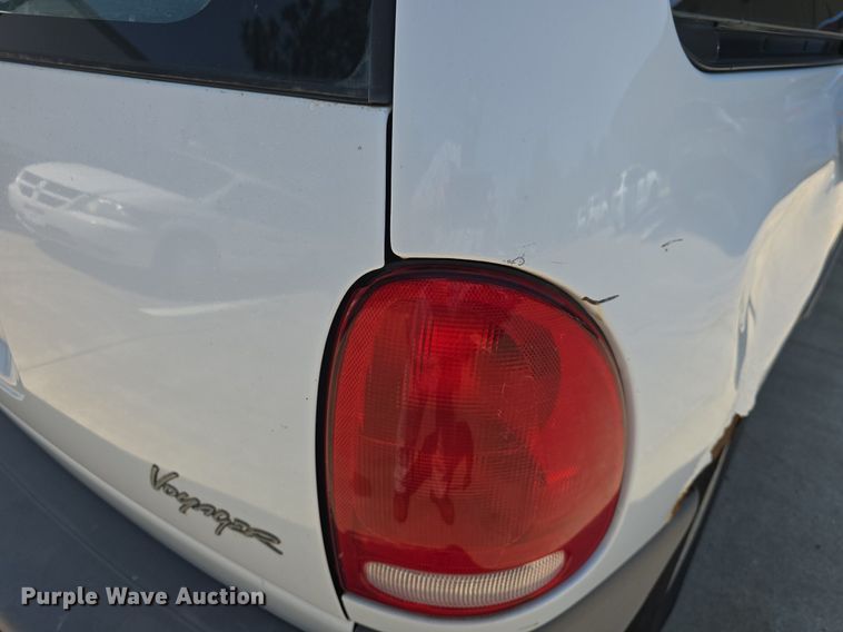 image for item DM1647 1999 Plymouth  Voyager van