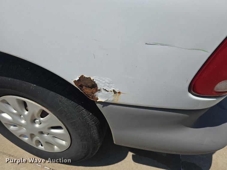 image for item DM1647 1999 Plymouth  Voyager van