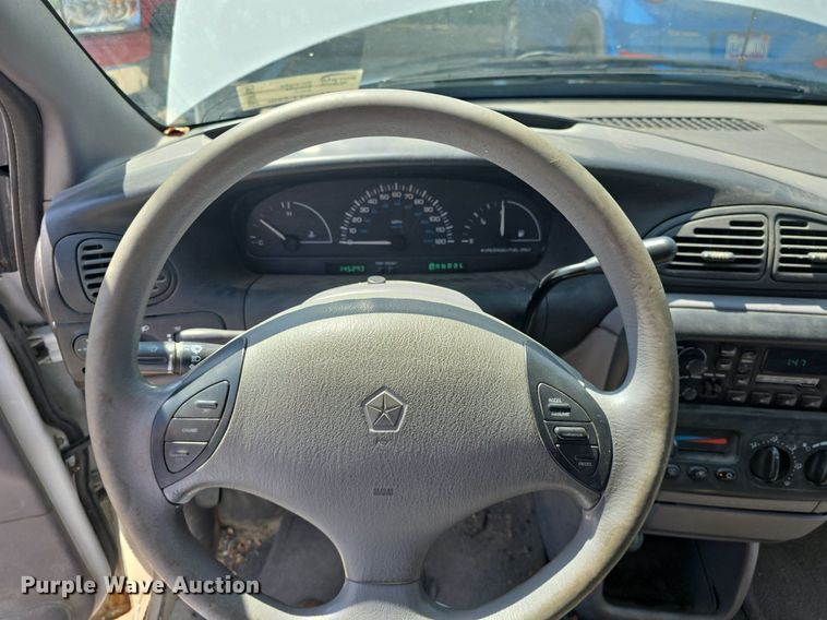 image for item DM1647 1999 Plymouth  Voyager van