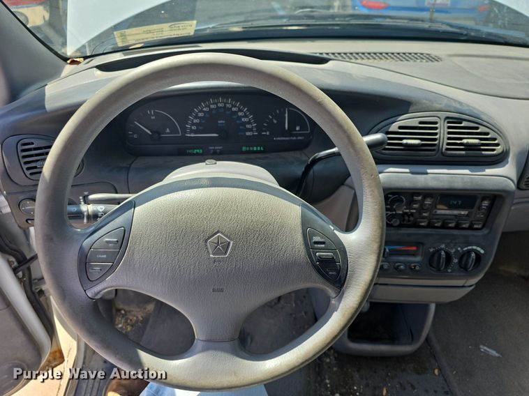 image for item DM1647 1999 Plymouth  Voyager van