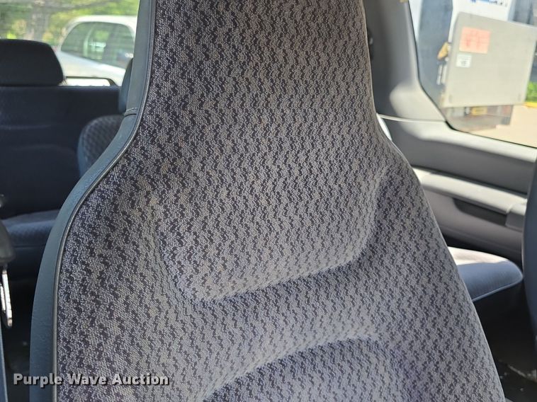 image for item DM1647 1999 Plymouth  Voyager van