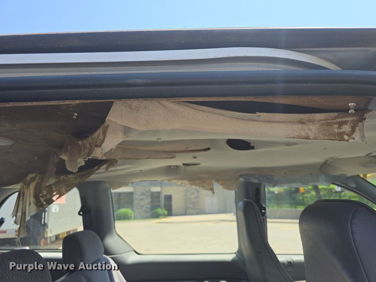 image for item DM1647 1999 Plymouth  Voyager van