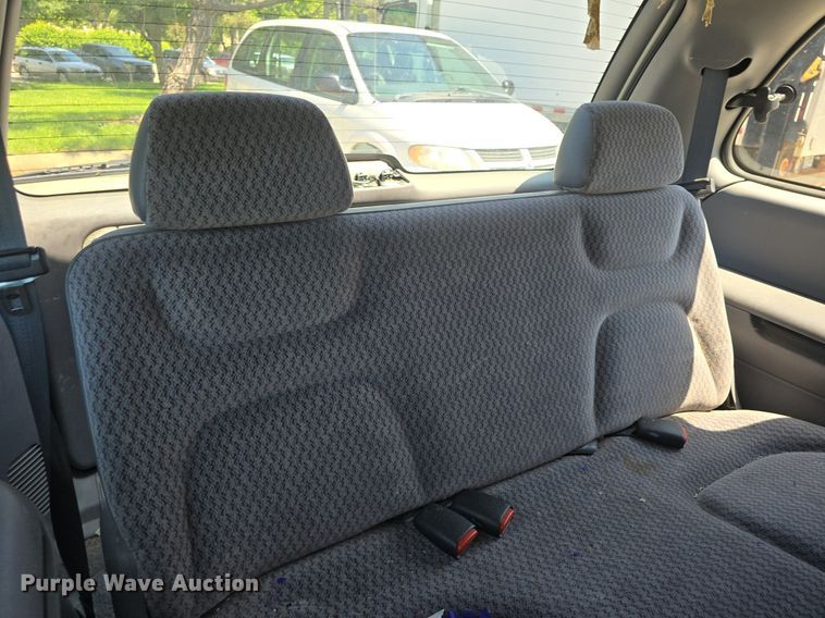 image for item DM1647 1999 Plymouth  Voyager van