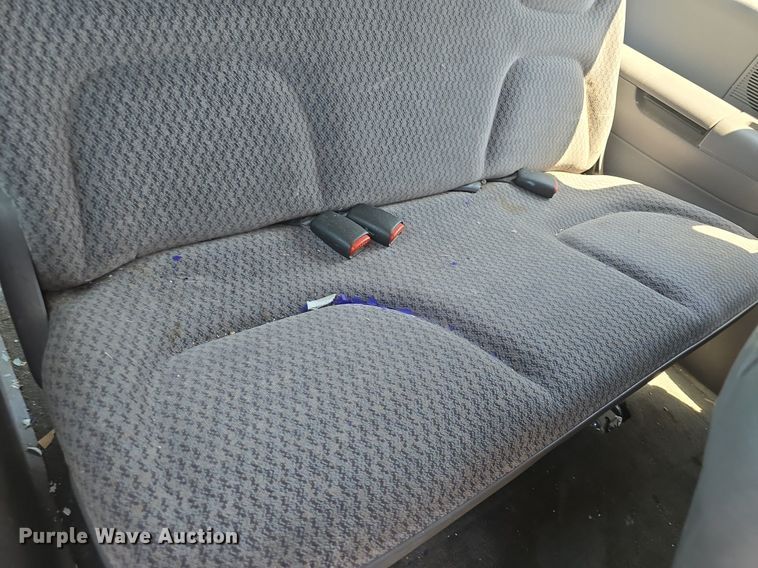 image for item DM1647 1999 Plymouth  Voyager van