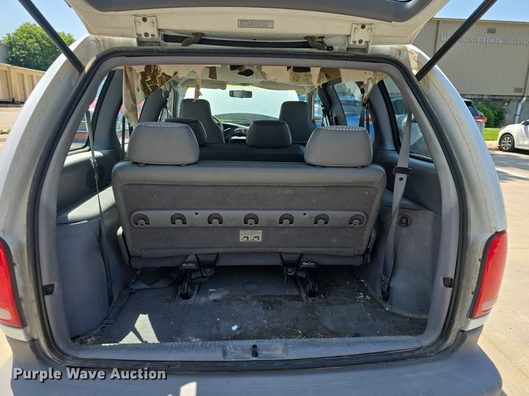 image for item DM1647 1999 Plymouth  Voyager van